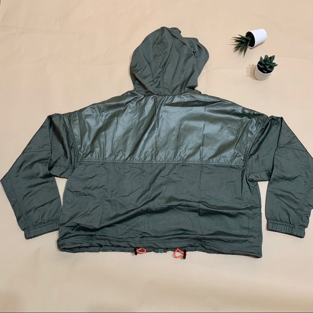NEW Nike Women’s Cargo/Utility Jacket - Picture 5 of 6